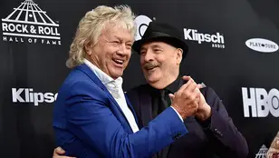 John Lodge y Mike Pinder de The Moody Blues en el Auditorio Público el 14 de abril de 2018 en Cleveland, Ohio. 