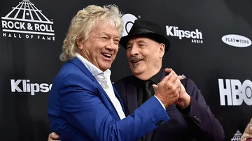 John Lodge y Mike Pinder de The Moody Blues en el Auditorio Público el 14 de abril de 2018 en Cleveland, Ohio. 