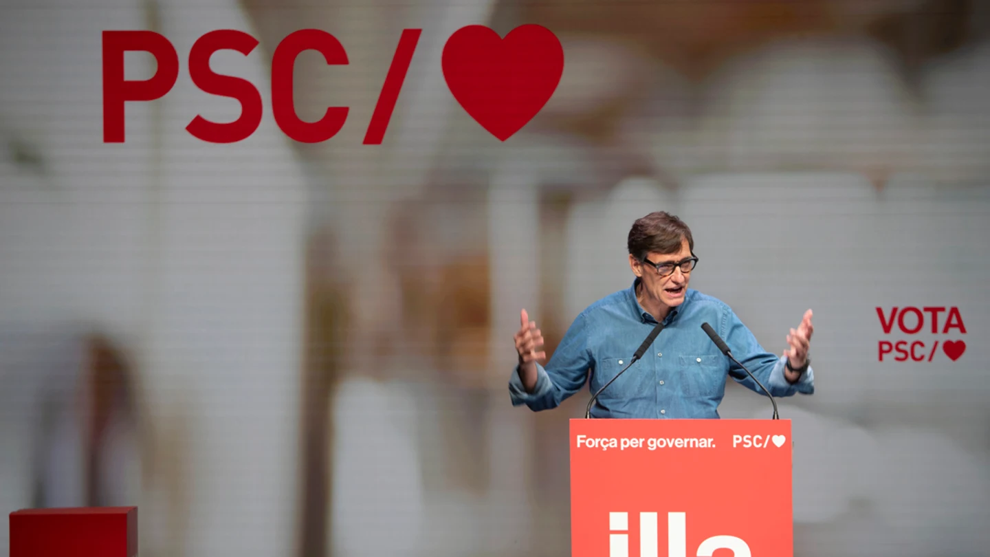 El candidato del PSC Salvador Illa en un acto de campaña electoral El candidato del PSC Salvador Illa en un acto de campaña electoral
