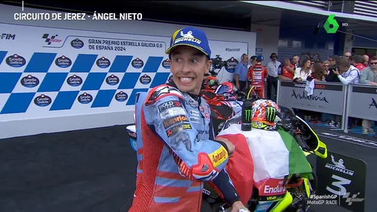 La marca en el mono de Marc Márquez tras su batalla con Bagnaia La marca en el mono de Marc Márquez tras su batalla con Bagnaia