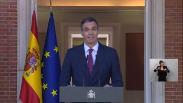 Pedro Sánchez anuncia que "seguirá con más fuerza" al frente del Gobierno