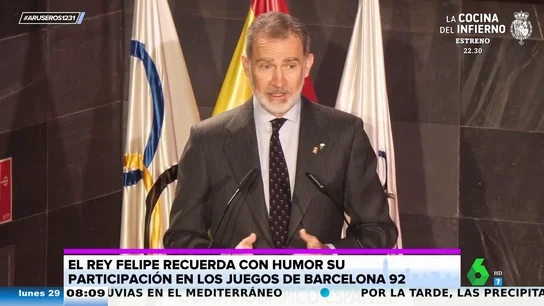 El rey Felipe y su discurso más divertido delante de la reina Letizia: "Es una alegría veros y comprobar que no estáis mal" El rey Felipe y su discurso más divertido delante de la reina Letizia: "Es una alegría veros y comprobar que no estáis mal"