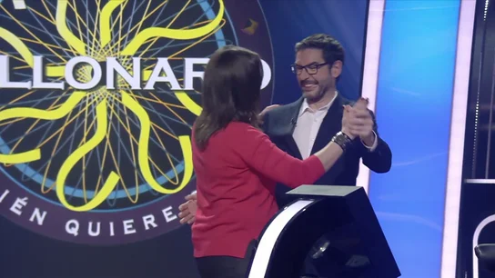 Juanra Bonet baila un 'technochotis' con una concursante de ¿Quién quiere ser millonario?: "Cómo te has quedado conmigo" Juanra Bonet baila un 'technochotis' con una concursante de ¿Quién quiere ser millonario?: "Cómo te has quedado conmigo"