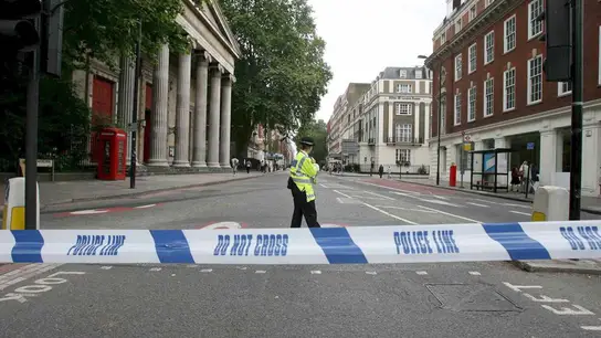 Imagen de archivo de un cordón policial en Londres.  Imagen de archivo de un cordón policial en Londres. EFE/Lindsey Parnaby.