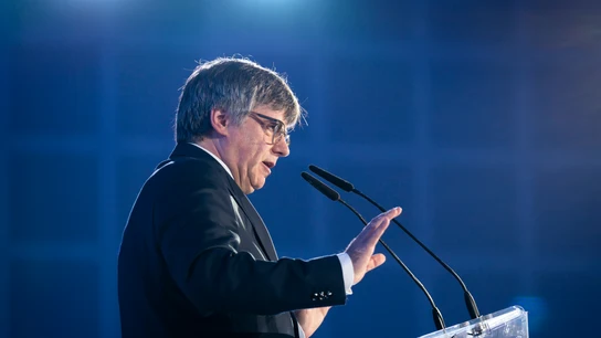 El expresidente catalán y candidato de JxCat en las elecciones catalanas del 12 de mayo, Carles Puigdemont, interviene en un acto electoral de Junts per Catalunya El expresidente catalán y candidato de JxCat en las elecciones catalanas del 12 de mayo, Carles Puigdemont, interviene en un acto electoral de Junts per Catalunya
