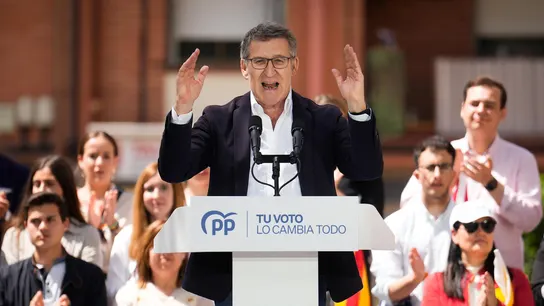 Alberto Nuñez Feijóo durante un mitin en Badalona Alberto Nuñez Feijóo durante un mitin en Badalona