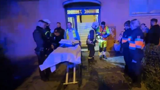 Dispositivo en el exterior de una vivienda incendiada en Leganés Dispositivo en el exterior de una vivienda incendiada en Leganés