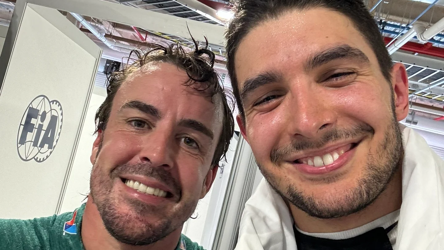 Fernando Alonso y Esteban Ocon después del GP de Miami Fernando Alonso y Esteban Ocon después del GP de Miami