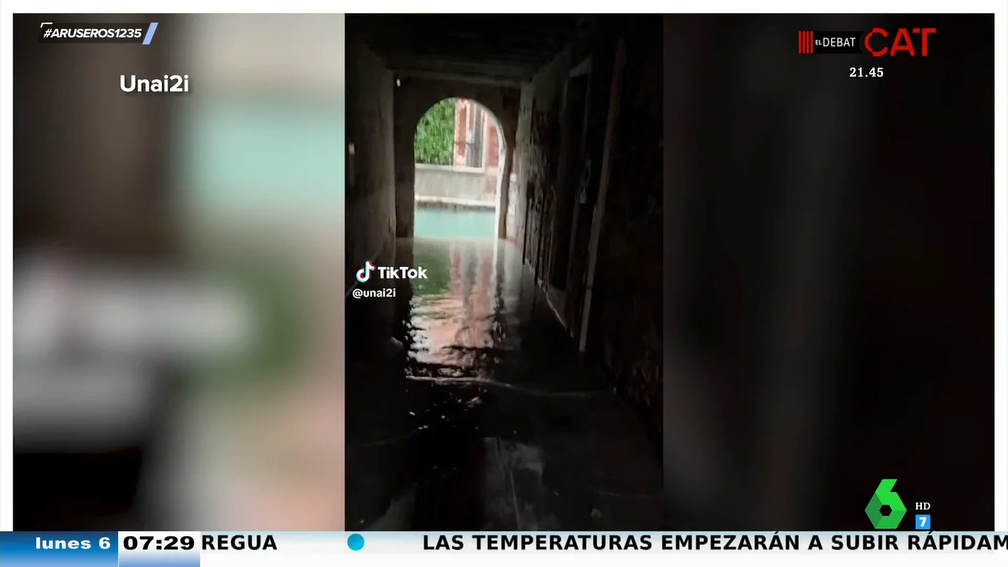 Lo barato sale caro: se alojan en el apartamento más económico de Venecia y se les inunda al subir la marea Lo barato sale caro: se alojan en el apartamento más económico de Venecia y se les inunda al subir la marea