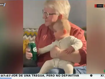 La reacción de Alfonso Arús al bebé que quiere la cerveza de la abuela: &quot;Podría ser El Sevilla de pequeño&quot;