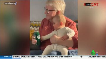 La reacción de Alfonso Arús al bebé que quiere la cerveza de la abuela: "Podría ser El Sevilla de pequeño"