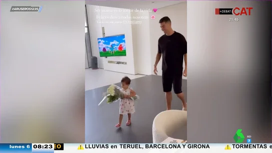Alfonso Arús, sobre las flores de Cristiano Ronaldo a Georgina: "Dentro llevaban un vale para un Hermés de cocodrilo" Alfonso Arús, sobre las flores de Cristiano Ronaldo a Georgina: "Dentro llevaban un vale para un Hermés de cocodrilo"