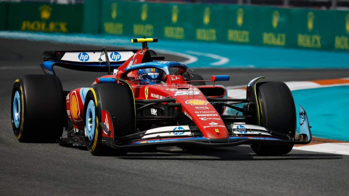 Carlos Sainz, con el Ferrari en MIami