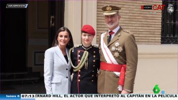 Alfonso Arús, del uniforme de la princesa Leonor con el rey Felipe y la reina Letizia: "Es el de 'Élite', me la imagino como Danna Paola"
