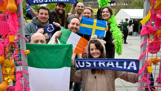 Fans de Eurovisión que apoyan a Australia, en las calles de Malmö (Suecia), donde se celebran el festival en 2024 Fans de Eurovisión que apoyan a Australia, en las calles de Malmö (Suecia), donde se celebran el festival en 2024