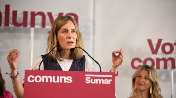 La líder de los comuns en el Parlament y candidata del partido a las elecciones catalanas, Jéssica Albiach, interviene durante un mitin de los Comuns.