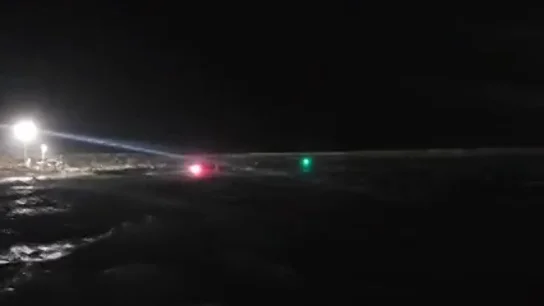 El momento de la embestida de una narcolancha contra una lancha de la Guardia Civil en Barbate El momento de la embestida de una narcolancha contra una lancha de la Guardia Civil en Barbate