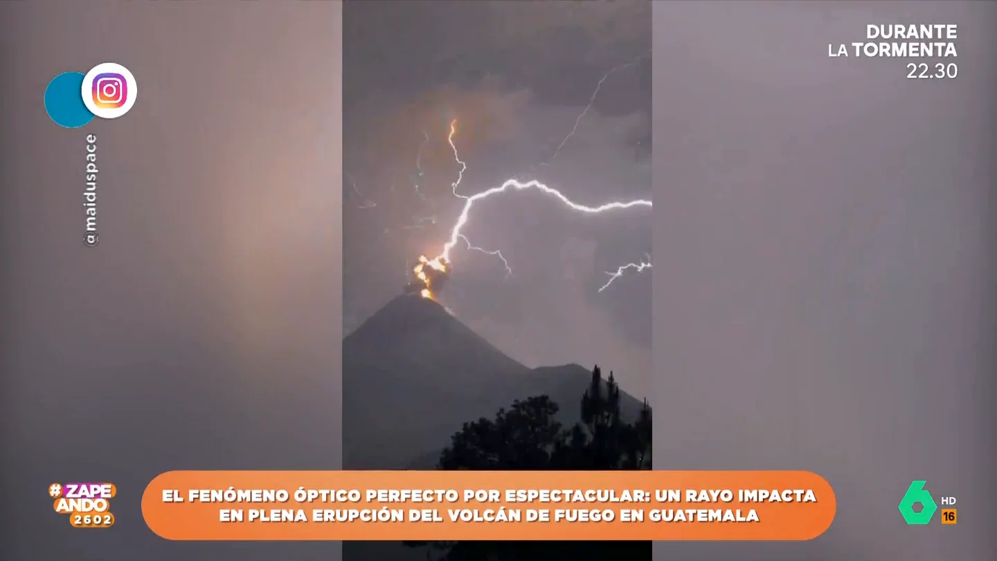 Francisco Cacho explica un curioso fenómeno visto en Guatemala: un rayo asciende desde un volcán hasta una nube Francisco Cacho explica un curioso fenómeno visto en Guatemala: un rayo asciende desde un volcán hasta una nube