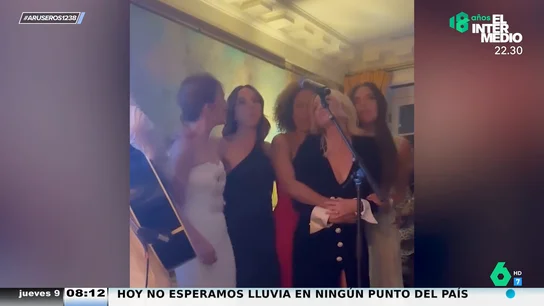 Alfonso Arús, al ver a las Spice Girls cantando: "Un grupo de chicas a las cuatro de la mañana en un karaoke afinan más" Alfonso Arús, al ver a las Spice Girls cantando: "Un grupo de chicas a las cuatro de la mañana en un karaoke afinan más"