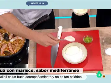 Alioli de wasabi: la curiosa salsa de Carlos Maldonado para darle un toque picante a la fideuá de marisco