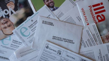 Propaganda electoral, sobres y otra documentación relacionada con las elecciones de Cataluña de 2024