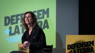Laia Estrada, candidata de la CUP a la Generalitat, en un mitin