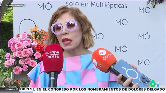 Así reacciona Ágatha Ruiz de la Prada al enterarse de que Carmen Lomana la ha felicitado por su nieta Así reacciona Ágatha Ruiz de la Prada al enterarse de que Carmen Lomana la ha felicitado por su nieta