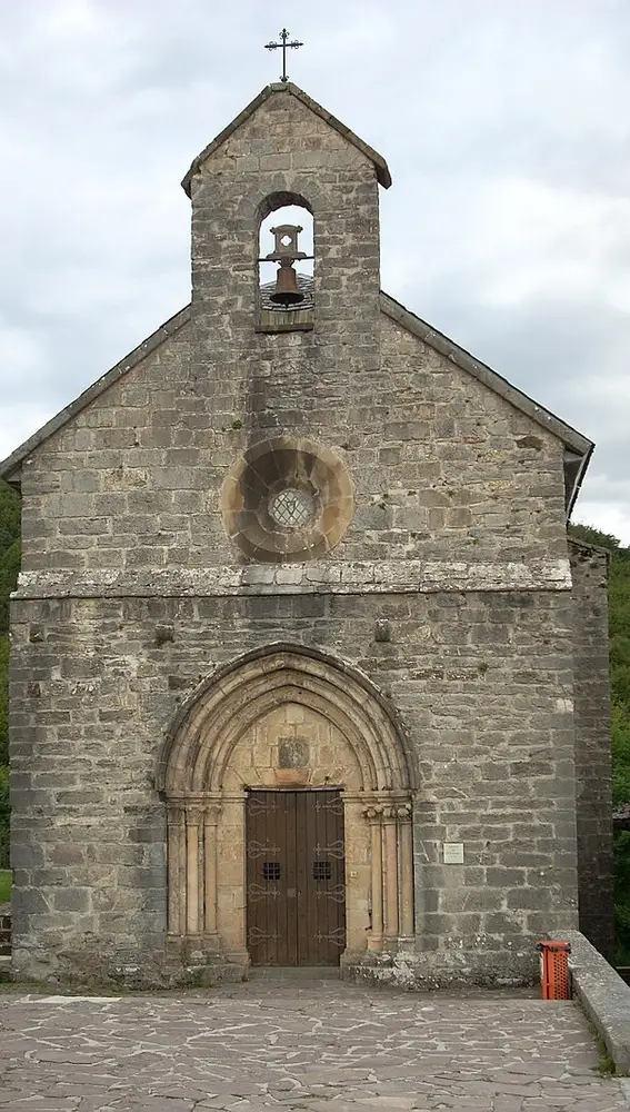 Portada de la Iglesia de Santiago de Roncesvalles Portada de la Iglesia de Santiago de Roncesvalles