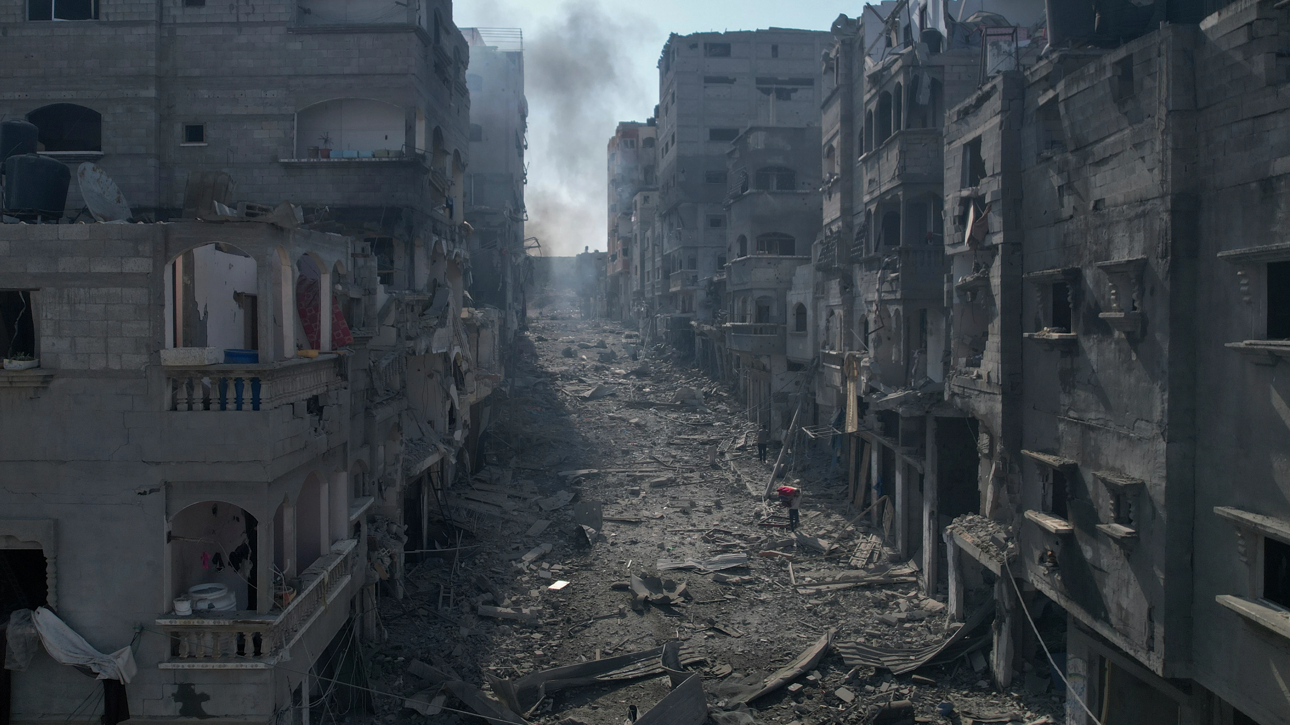  Una vista de los escombros de los edificios afectados por un ataque aéreo israelí, en Jabalia, franja de Gaza