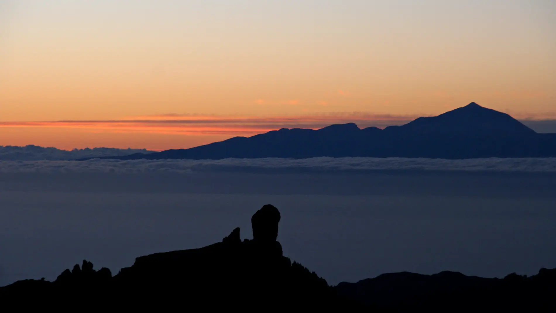 Roque Nublo: atardecer desde el Pico de las Nieves Roque Nublo: atardecer desde el Pico de las Nieves