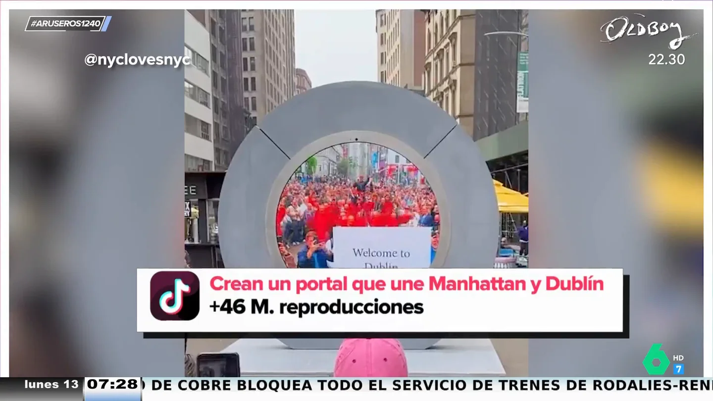 Abren un portal que conecta Nueva York con Dublín en tiempo real: "Es como la puerta mágica de Doraemon " Abren un portal que conecta Nueva York con Dublín en tiempo real: "Es como la puerta mágica de Doraemon"