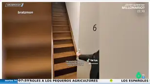 El tortuoso recorrido de una pareja para llegar a su apartamento: alquilan un segundo piso y las escaleras no terminan nunca