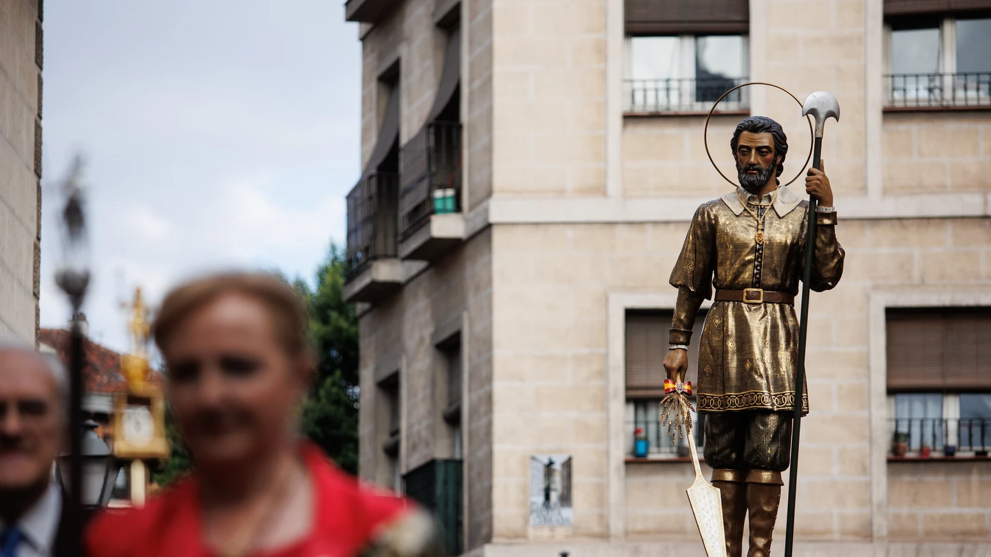 Procesión con la imagen de San Isidro Labrador recorre las calles más típicas de la ciudad, a 15 de mayo de 2023, en Madrid (España). Procesión con la imagen de San Isidro Labrador recorre las calles más típicas de la ciudad, a 15 de mayo de 2023, en Madrid (España).