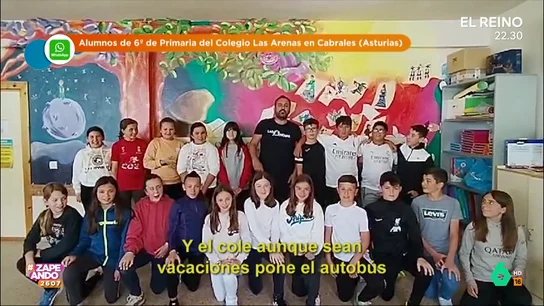 La petición de un colegio asturiano a Estopa tras dedicarles una canción en un avión: "Queremos que nos invitéis a un concierto en Gijón" La petición de un colegio asturiano a Estopa tras dedicarles una canción en un avión: "Queremos que nos invitéis a un concierto en Gijón"