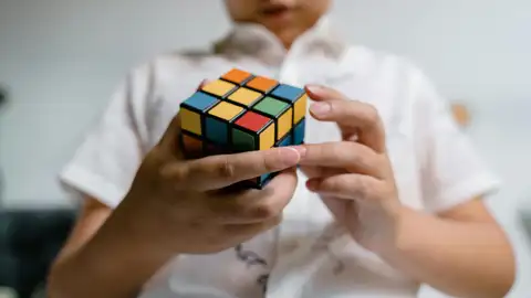 El truco para hacer el cubo de Rubik El truco para hacer el cubo de Rubik