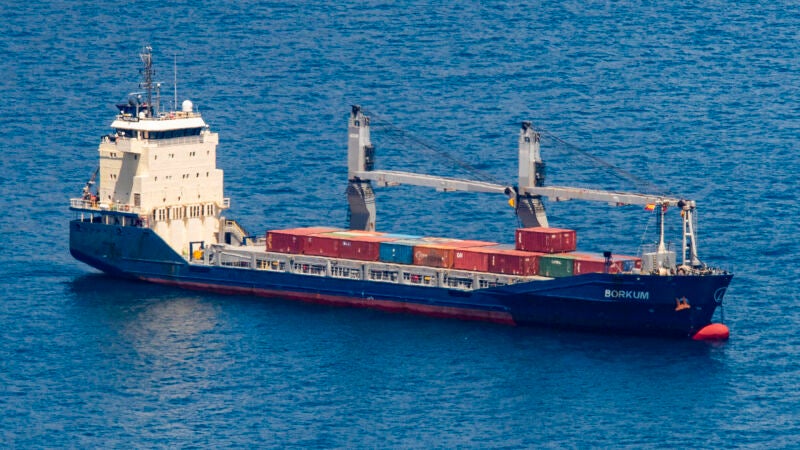 El carguero Borkum fondeado este jueves en Cabo Tiñoso, Cartagena