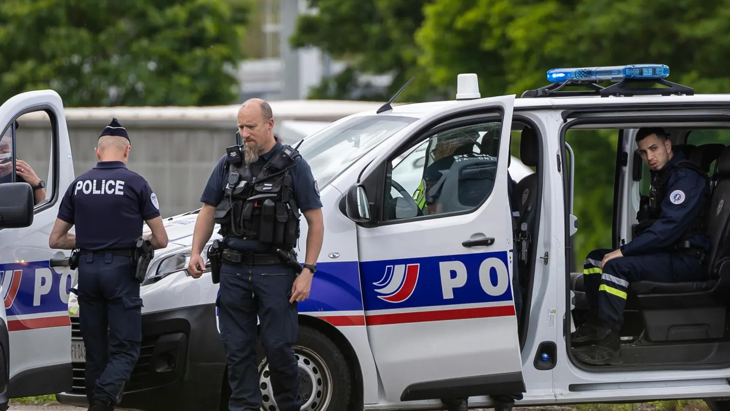 La Policía francesa interviene en un suceso La Policía francesa interviene en un suceso