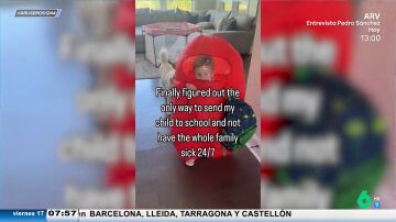 La viral manera de una madre para que su hijo no se contagie en la guardería: disfrazarlo de monigote de Among Us