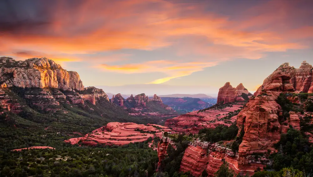 Sedona - red rocks and spectacular sky Sedona - red rocks and spectacular sky