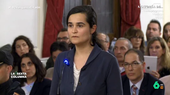 Las 247 llamadas entre la asesina de Isabel Carrasco y un cargo del PP "No insinúo que haya ninguna vinculación con el asesinato, pero es extremadamente llamativo que no se le llamó a declarar en ningún momento", comenta la periodista Susana Martín en este vídeo de laSexta Columna.