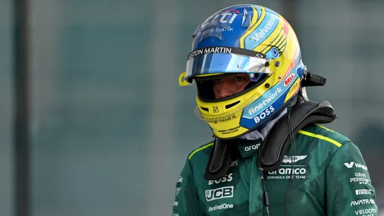 Fernando Alonso, tras su casco Fernando Alonso, tras su casco