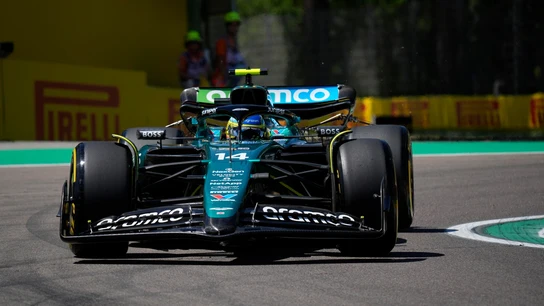 Fernando Alonso, con el Aston Martin Fernando Alonso, con el Aston Martin
