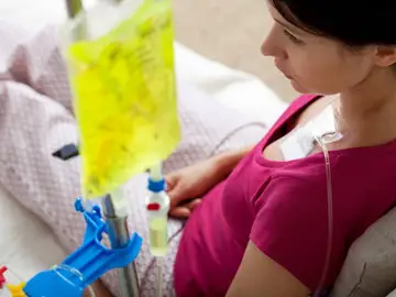 El cáncer se sitúa como la primera causa de muerte en España en 2023, desbancando a las enfermedades cardiovasculares El cáncer se sitúa como la primera causa de muerte en España en 2023, desbancando a las enfermedades cardiovasculares