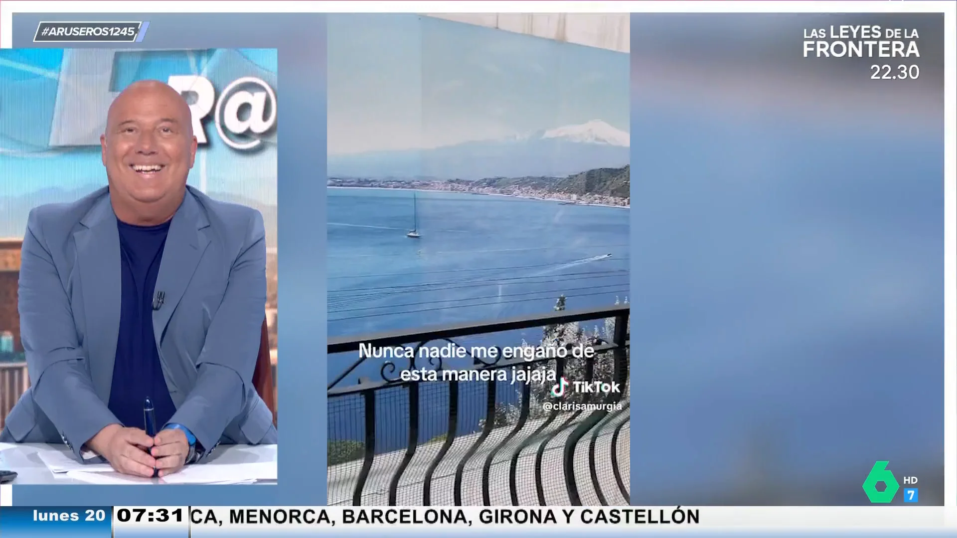 Reserva un apartamento con vistas al mar y cuando llega solo ve un poster de la playa que se ve desde la ventana