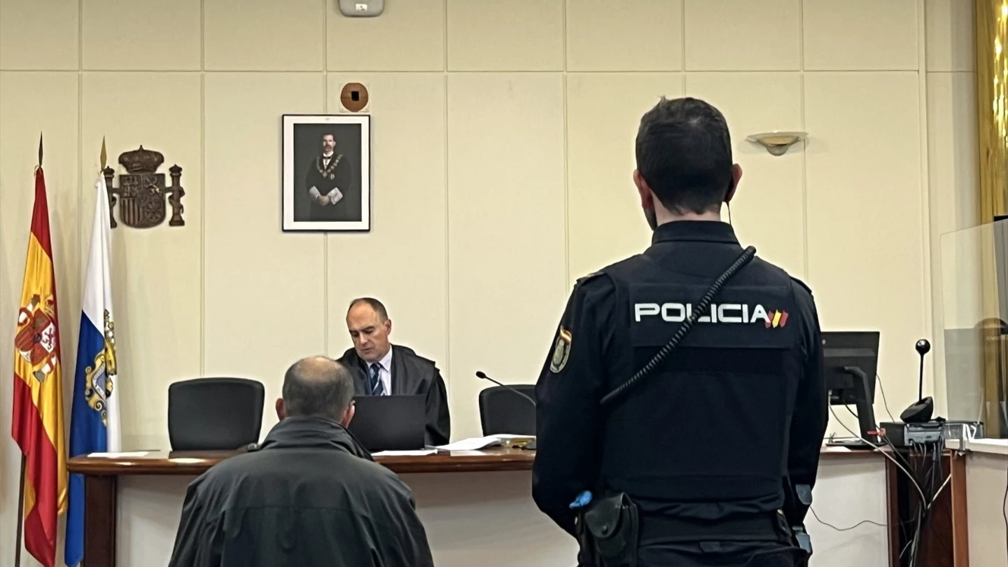 Juicio contra el acusado de matar a su madre de 80 años en Santander Juicio contra el acusado de matar a su madre de 80 años en Santander