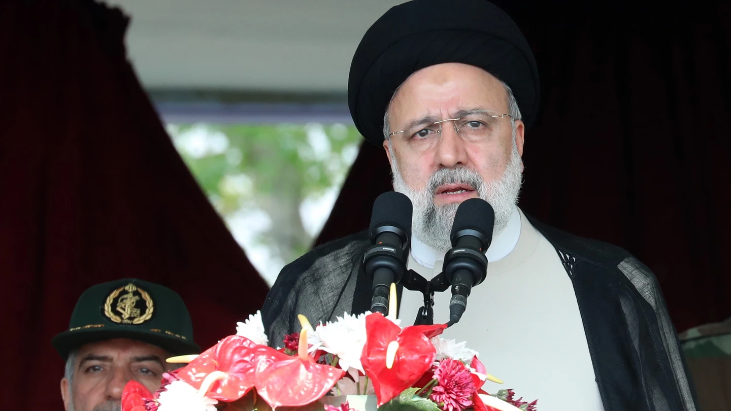 El líder supremo de Irán aprueba a Mohamed Mokhber como presidente interino y declara cinco días de luto por la muerte de Raisi El líder supremo de Irán aprueba a Mohamed Mokhber como presidente interino y declara cinco días de luto por la muerte de Raisi