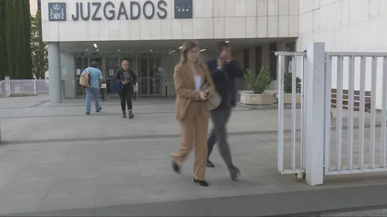 Alberto González Amador abandona los juzgados de Plaza de Castilla tras aplazarse su declaración Alberto González Amador abandona los juzgados de Plaza de Castilla tras aplazarse su declaración