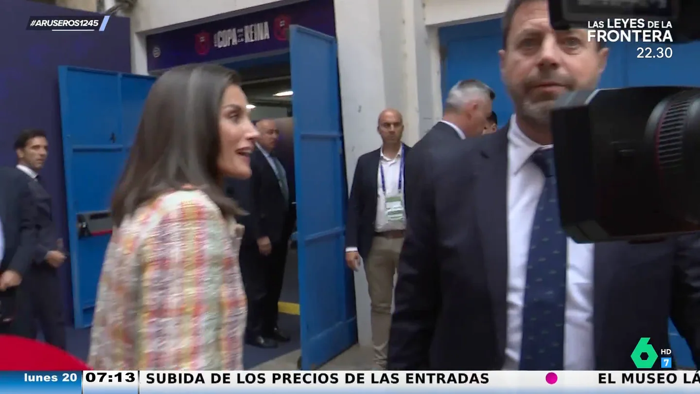La reacción de la reina Letizia cuando le gritan "esa Leti, esa Leti, eh" en la final de la Copa de la Reina La reacción de la reina Letizia cuando le gritan "esa Leti, esa Leti, eh" en la final de la Copa de la Reina