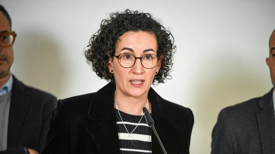La secretaria general de ERC, Marta Rovira, en declaraciones a los medios. La secretaria general de ERC, Marta Rovira, en declaraciones a los medios.