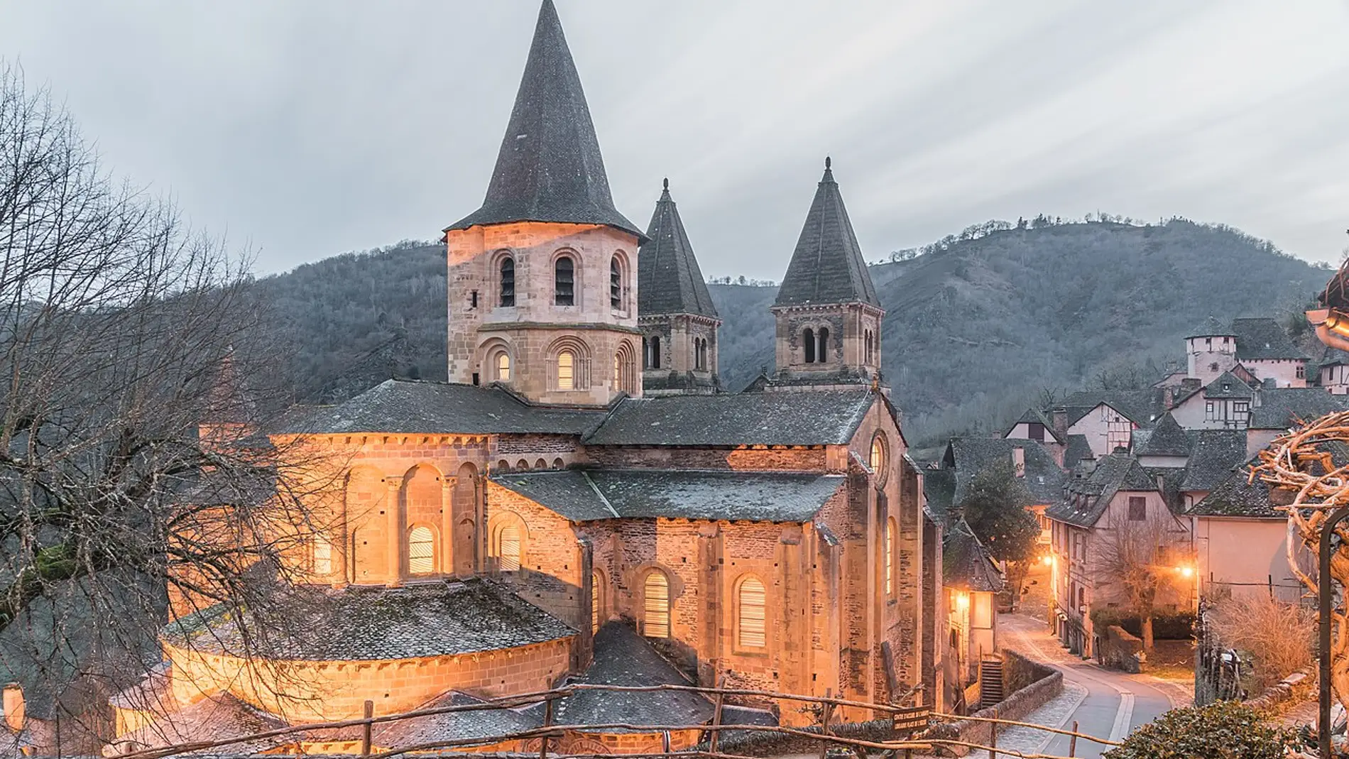 Iglesia abacial de Santa Fe de Conques Iglesia abacial de Santa Fe de Conques
